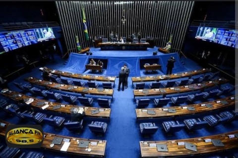 Câmara e Senado devem ter semana esvaziada com presidentes fora do país e votação remota liberada.